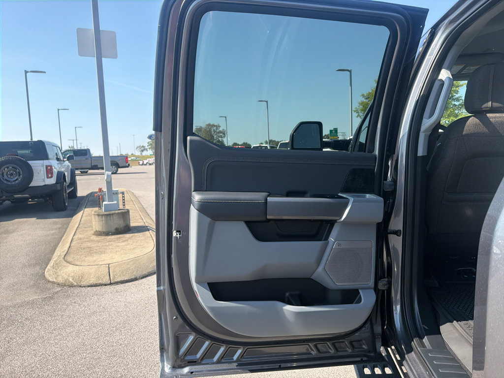 New 2027 Ford F250 XLT w/ XLT Premium Package AWD/4WD image 27