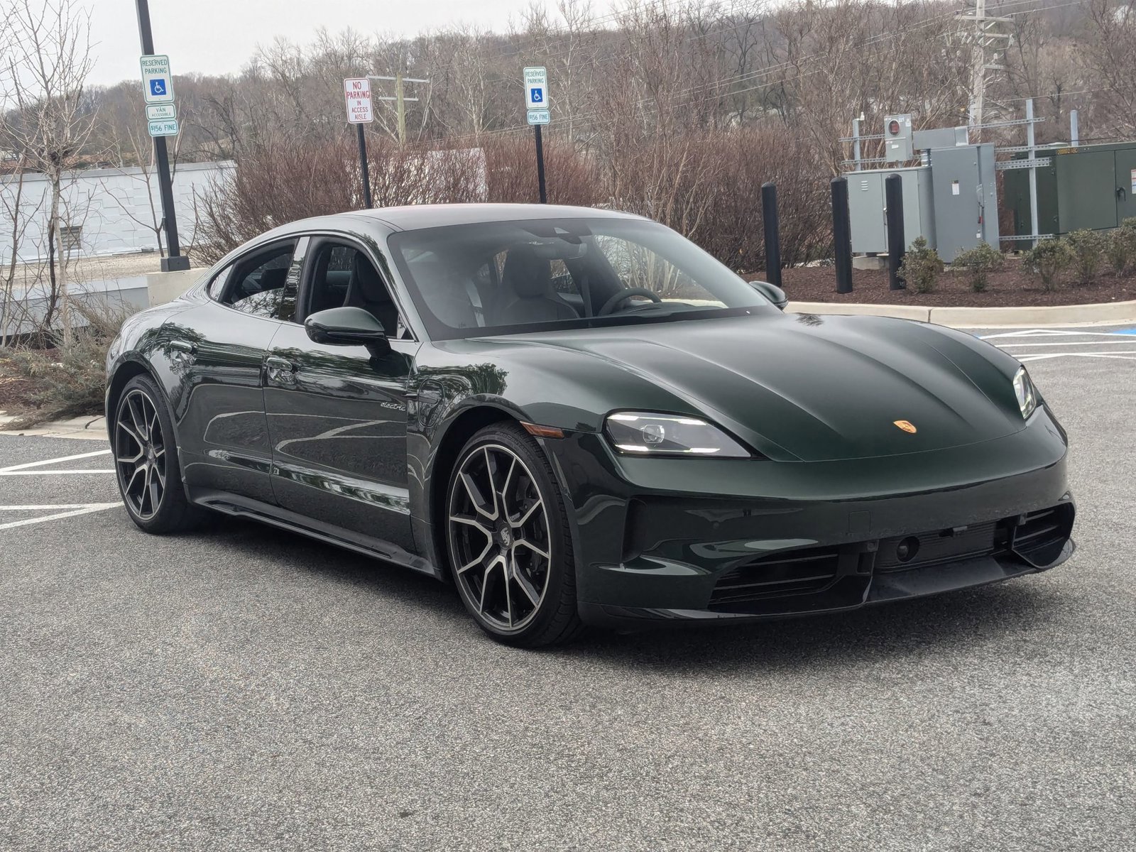 Used 2025 Porsche Taycan image 8