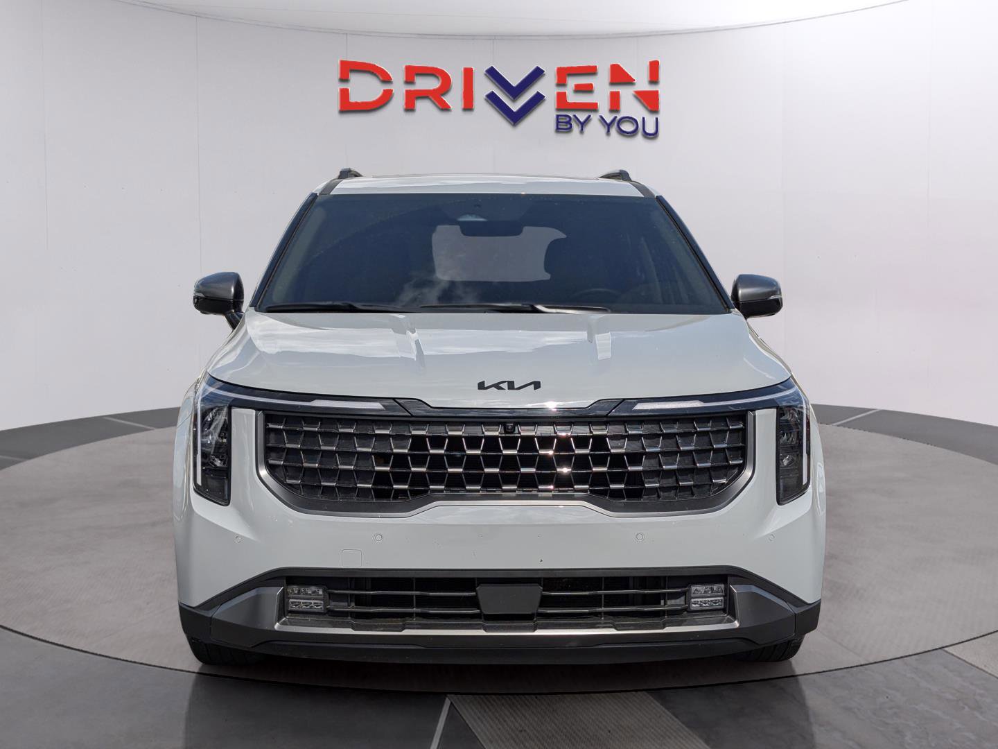 Used 2026 Kia Carnival SX w/ SX Dark Edition Package image 8