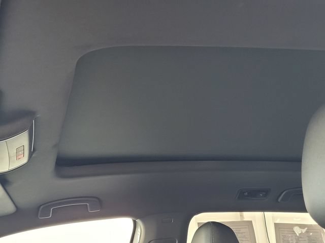 Used 2020 Volkswagen Atlas Cross Sport SE w/ Panoramic Sunroof Package FWD image 14