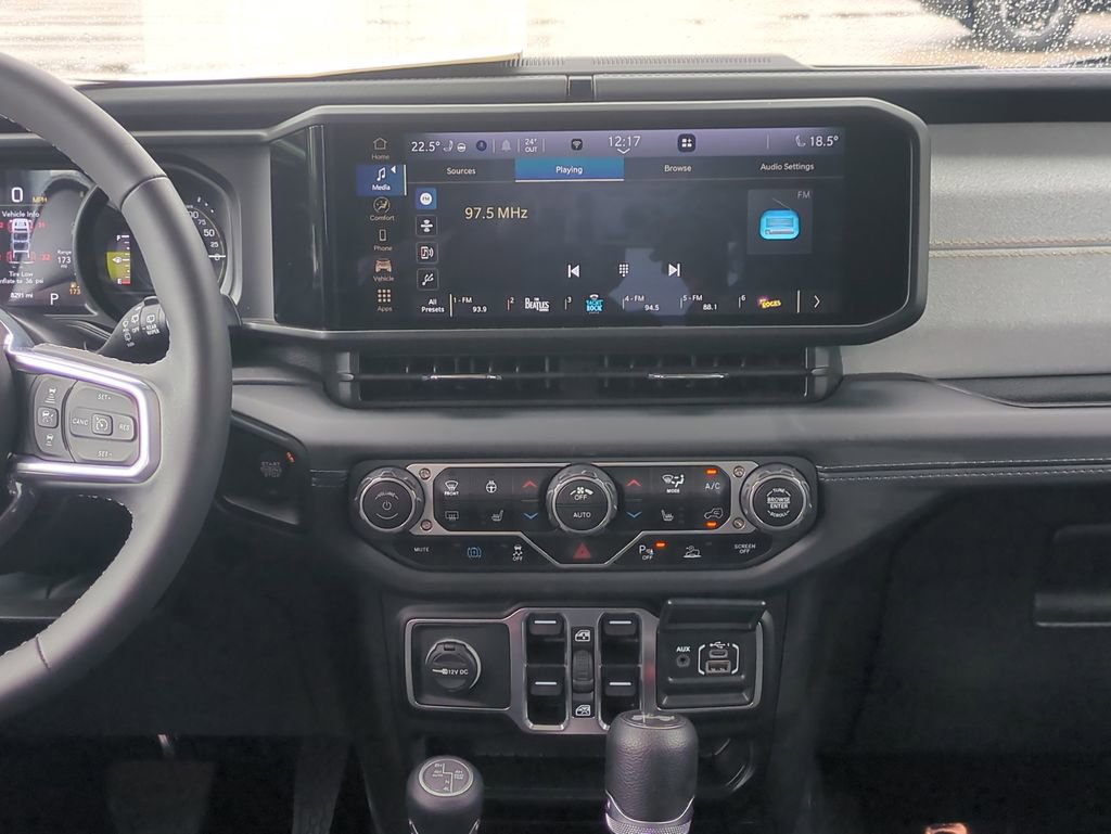 Used 2025 Jeep Wrangler Unlimited Sahara w/ Safety Group image 19