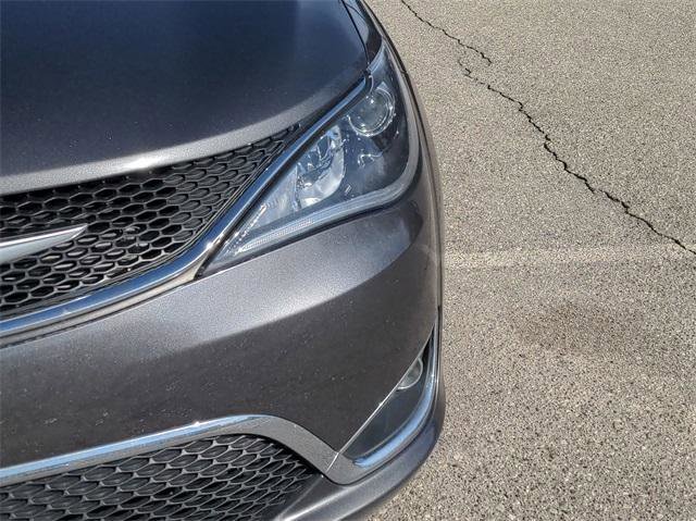 Certified 2020 Chrysler Pacifica Limited FWD image 11