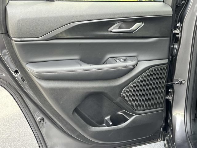 Used 2025 Jeep Grand Cherokee Laredo X AWD/4WD image 17
