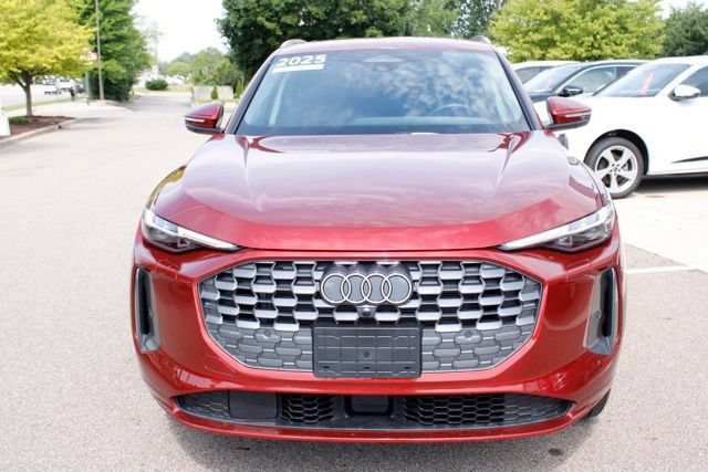 Used 2025 Audi Q5 Premium Plus w/ Premium Plus AWD/4WD image 8