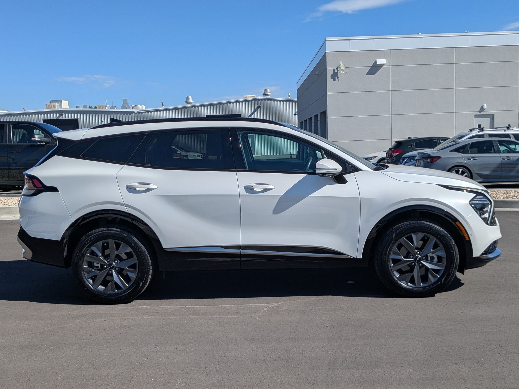Used 2025 Kia Sportage SX Prestige AWD/4WD image 2