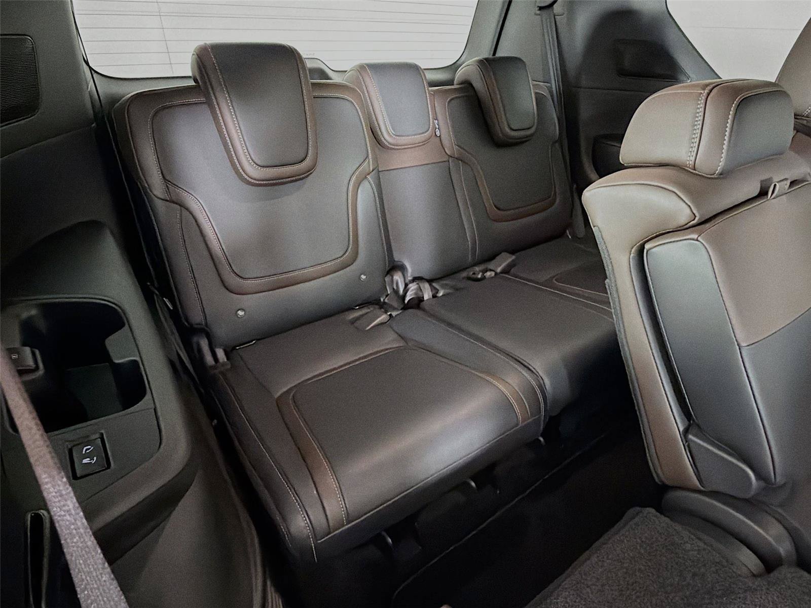 Used 2026 Nissan Armada SL AWD/4WD image 26