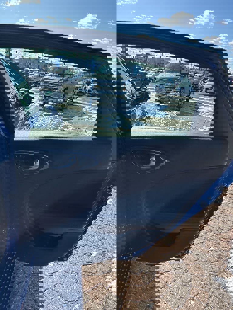 Used 2016 Chrysler 200 Limited w/ Convenience Group image 21