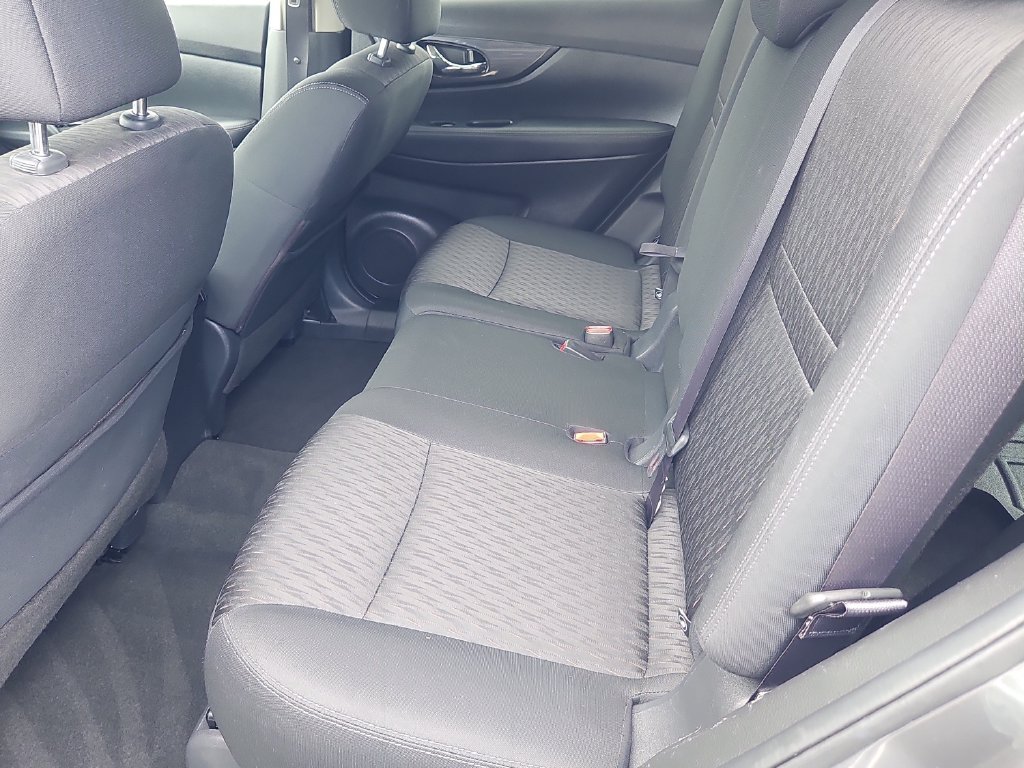 Used 2018 Nissan Rogue SV AWD/4WD image 28