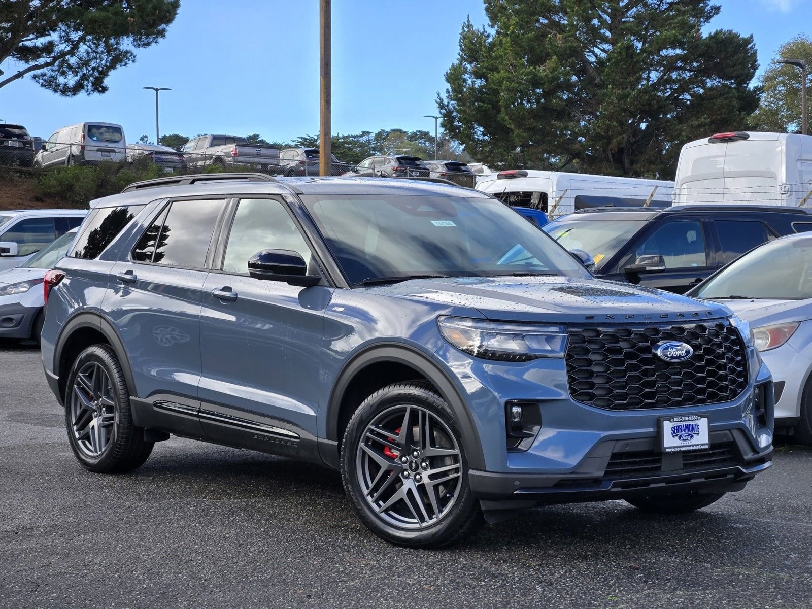 New 2026 Ford Explorer ST-Line w/ ST-Line Street Pack AWD/4WD image 1