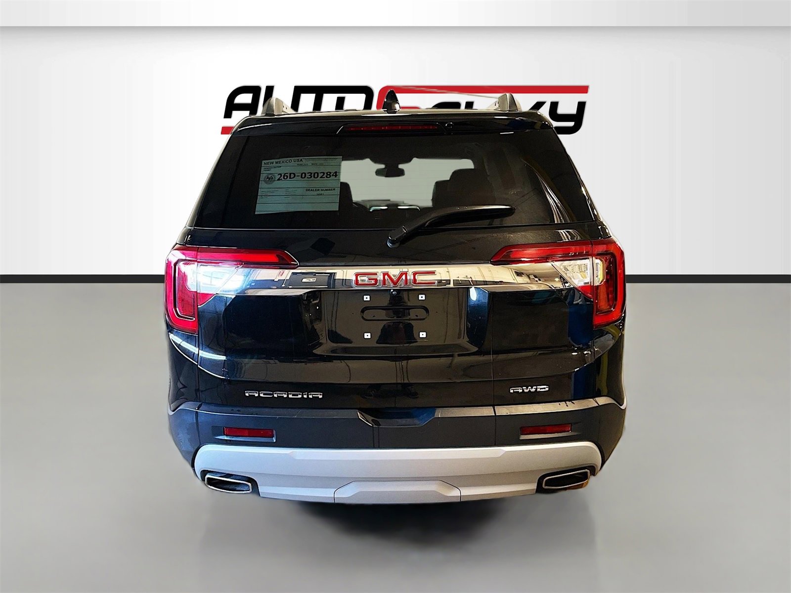 Used 2023 GMC Acadia SLT w/ Preferred Package image 6