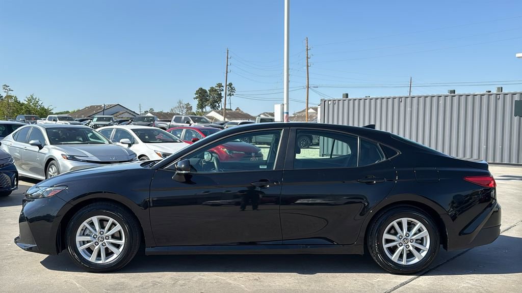 Used 2025 Toyota Camry LE video 2