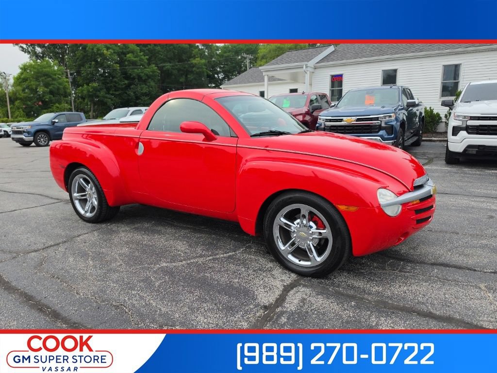 Used 2004 Chevrolet SSR w/ Preferred Equipment Group RWD image 1