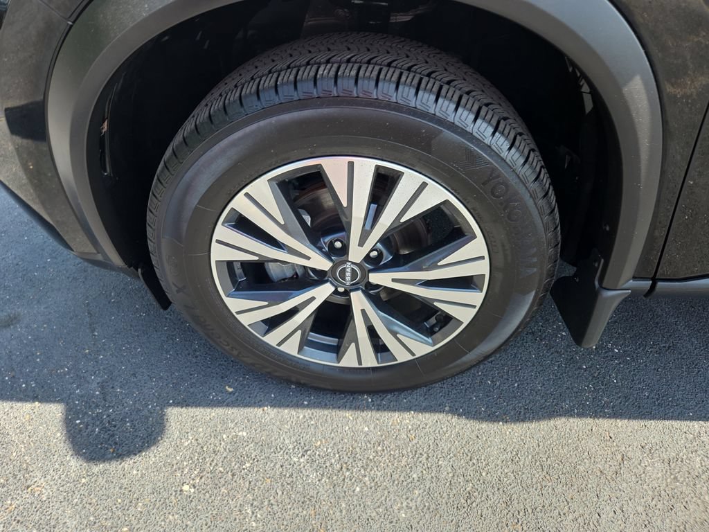 Used 2023 Nissan Rogue SV FWD image 9
