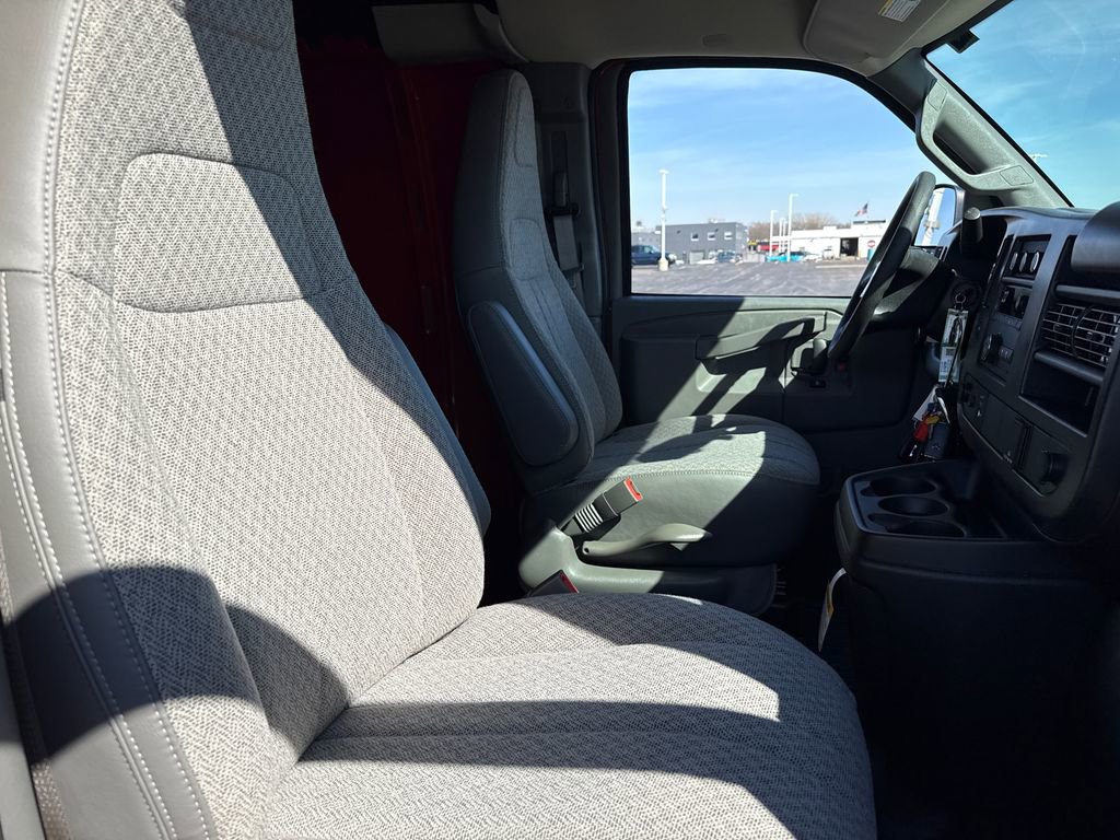 New 2026 GMC Savana 2500 image 23
