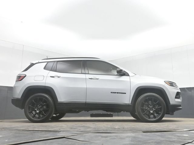 Used 2025 Jeep Compass Latitude w/ Altitude Special Edition AWD/4WD image 45