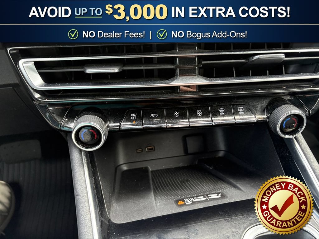Used 2024 Chevrolet Traverse Z71 w/ Enhanced Driving Package AWD/4WD image 27