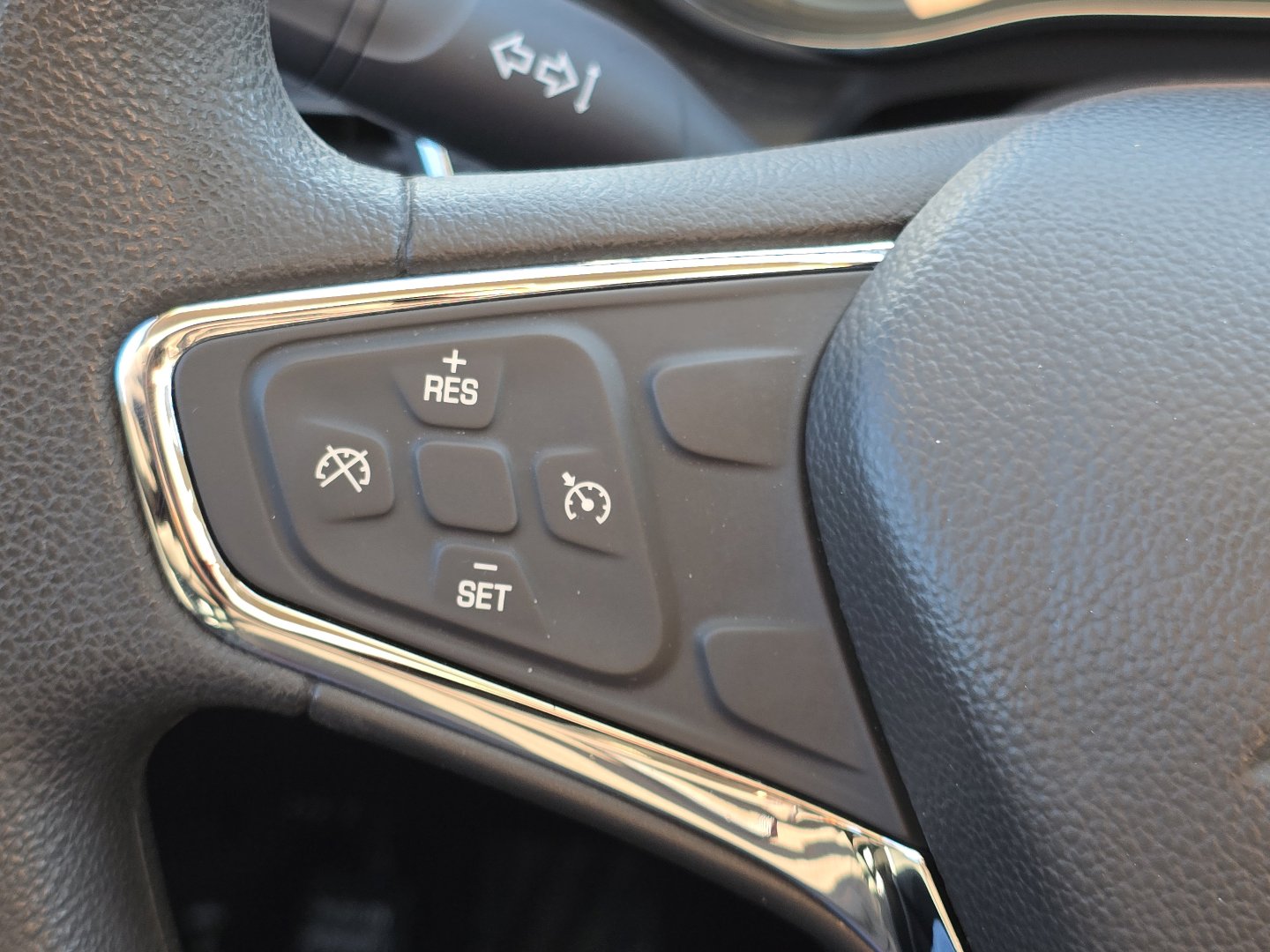 Used 2017 Chevrolet Cruze LT w/ Convenience Package image 11