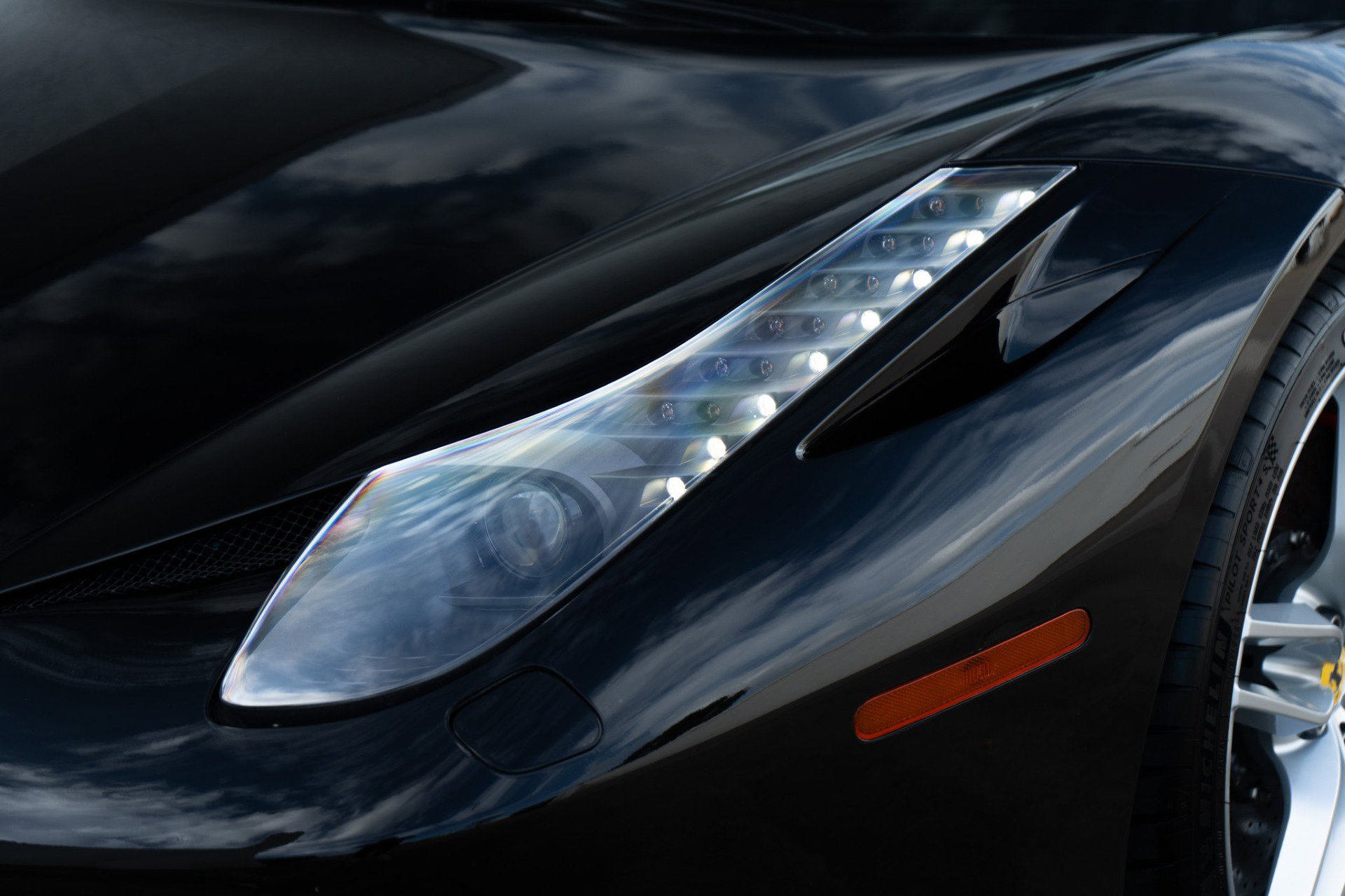 Used 2013 Ferrari 458 Spider image 32