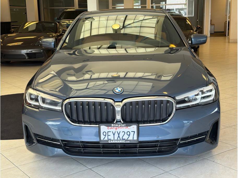 Used 2023 BMW 530e w/ Premium Package RWD image 2