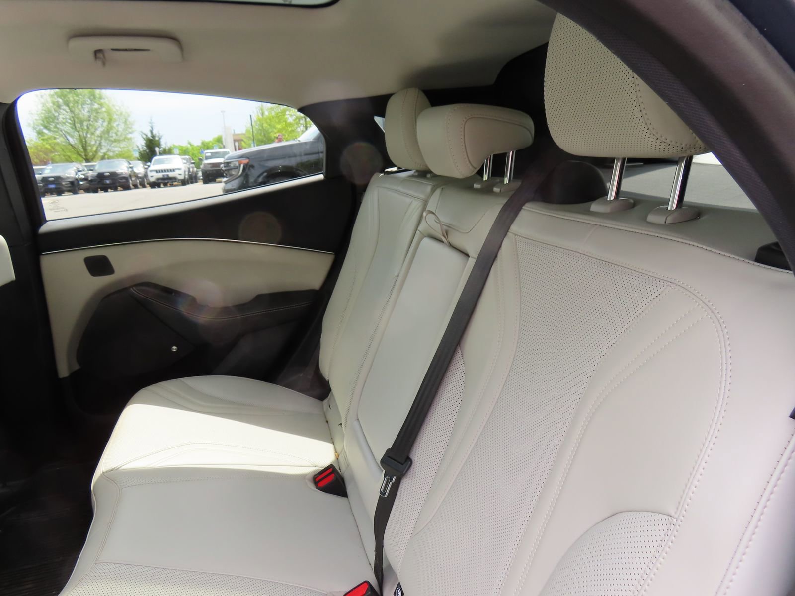 Used 2021 Ford Mustang Mach-E Premium AWD/4WD image 31