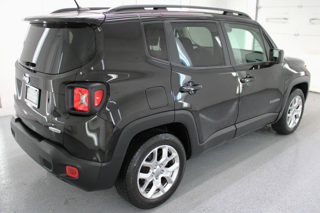 Used 2017 Jeep Renegade Latitude image 10