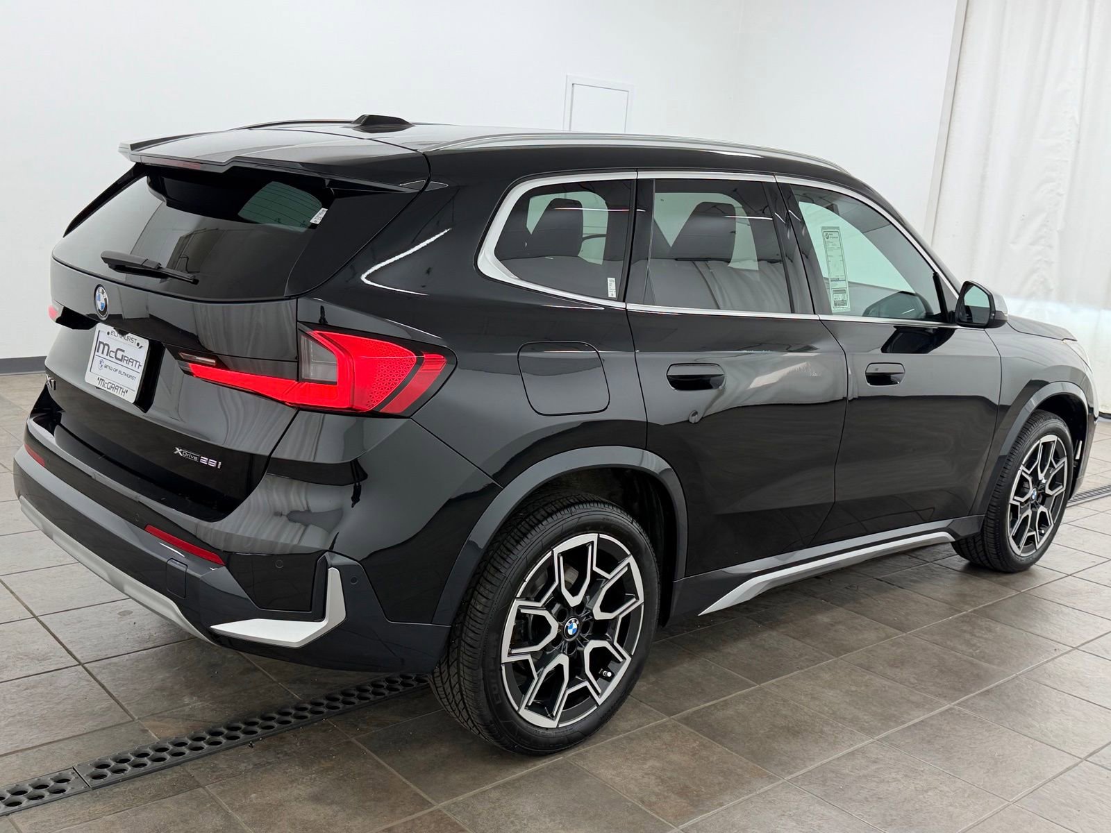 Used 2023 BMW X1 xDrive28i w/ Convenience Package AWD/4WD image 5