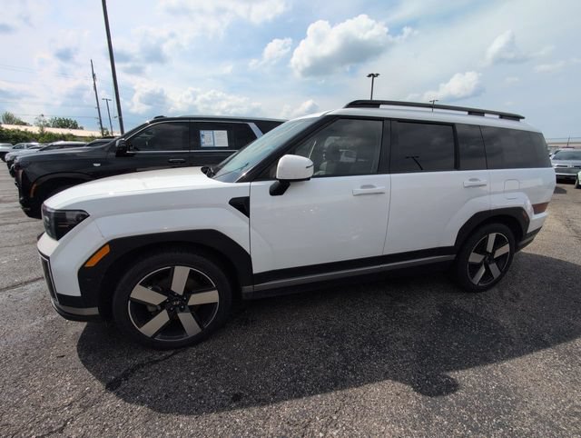 Used 2025 Hyundai Santa Fe Limited AWD/4WD image 2