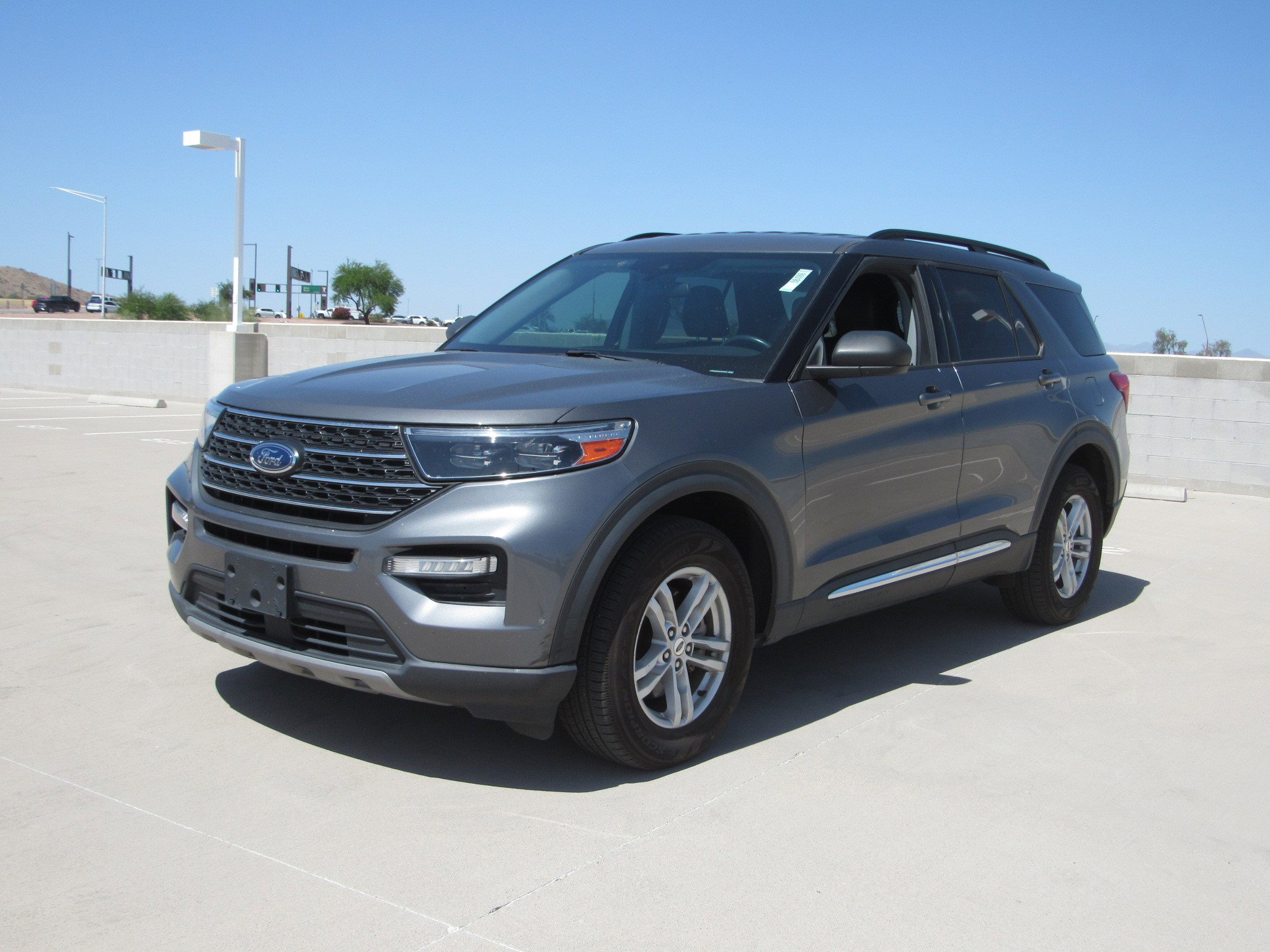 Used 2023 Ford Explorer XLT w/ Equipment Group 202A AWD/4WD image 1