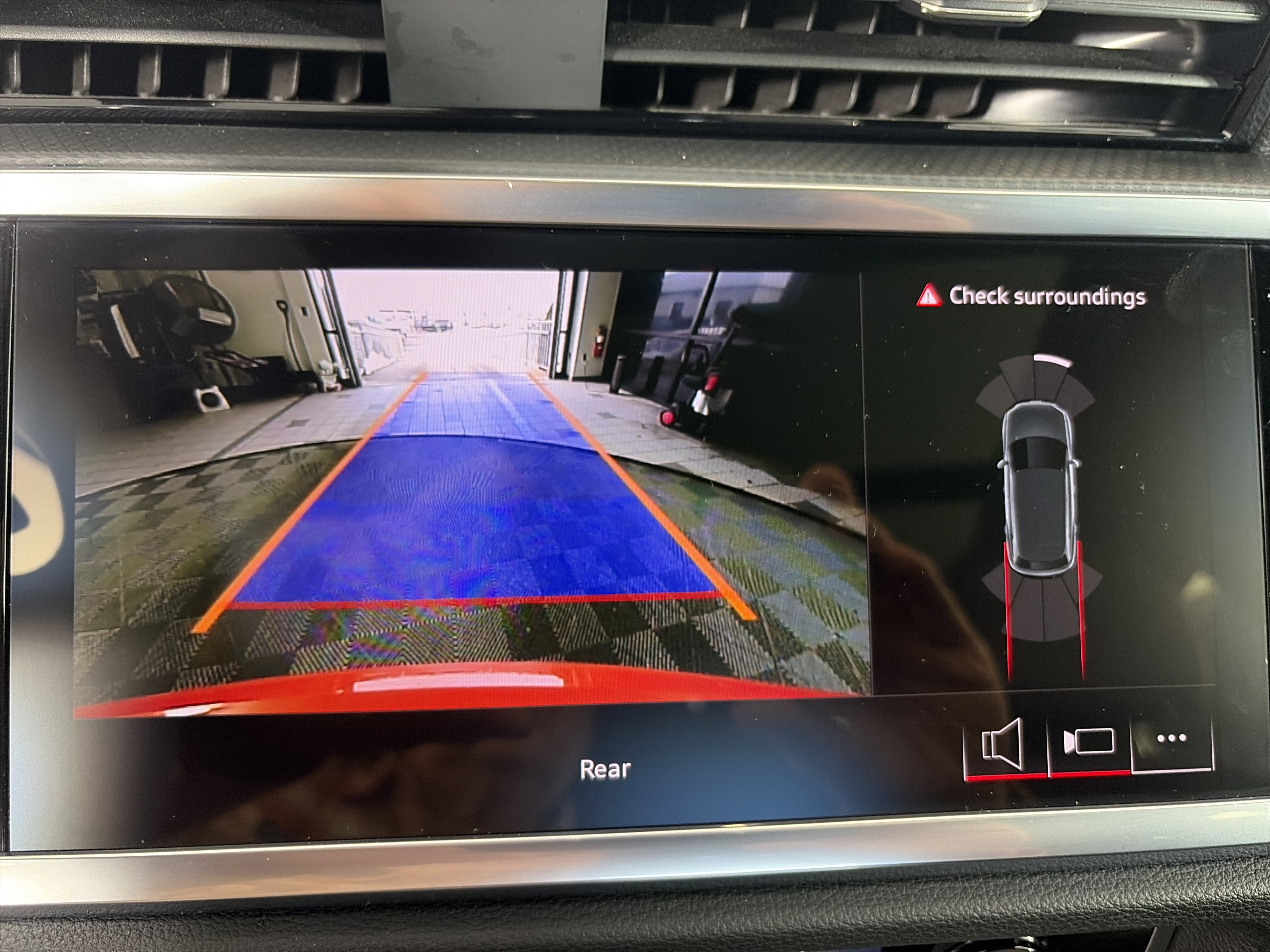 Used 2025 Audi Q3 2.0T Premium image 23