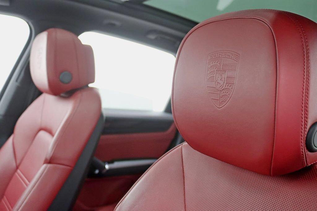 Used 2023 Porsche Cayenne S AWD/4WD image 25