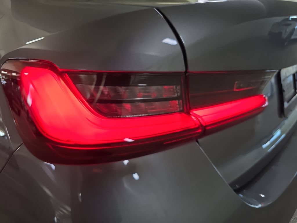 Used 2024 BMW 330i Sedan w/ Convenience Package RWD image 32