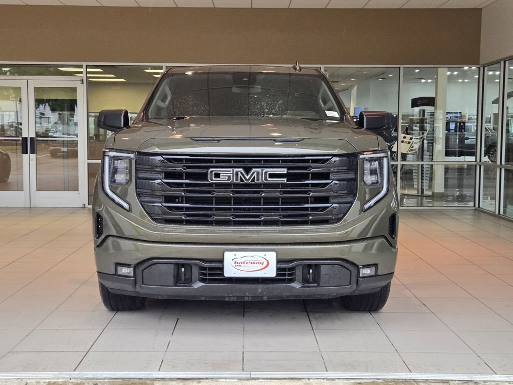 Used 2023 GMC Sierra 1500 Elevation RWD image 2