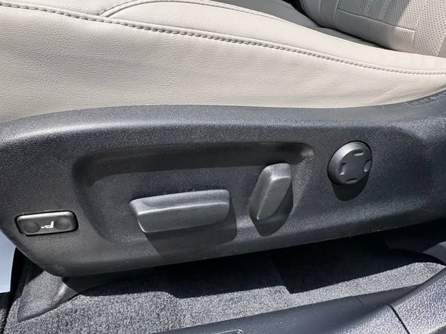Used 2018 Lexus RX 350L Luxury w/ Accessory Package FWD image 26