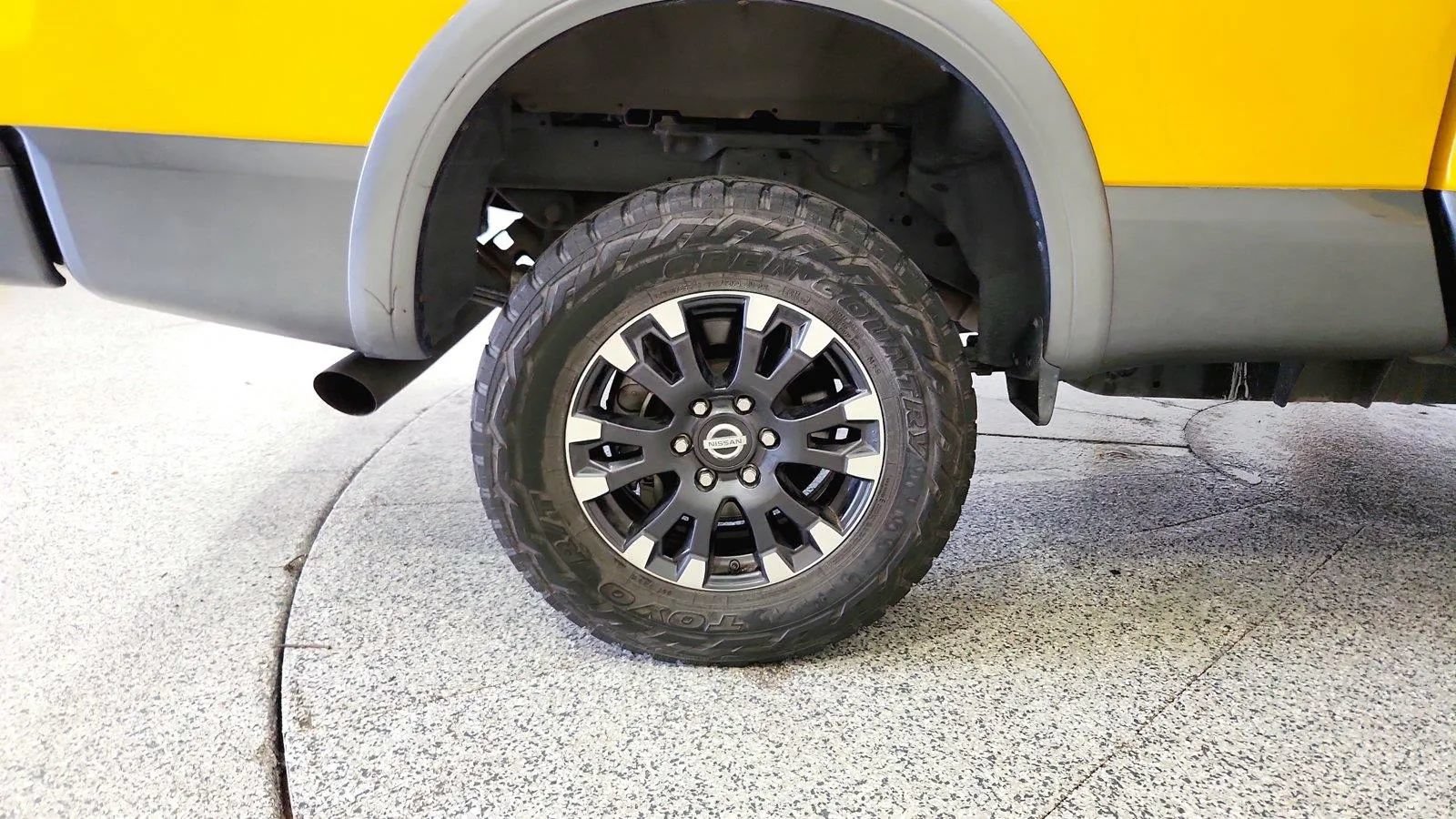 Used 2017 Nissan Titan PRO-4X w/ Pro-4x Convenience Package AWD/4WD image 33