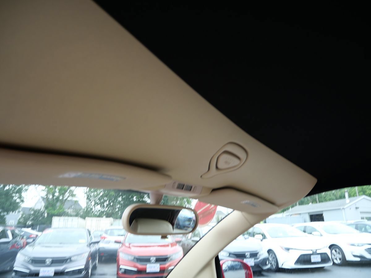 Used 2007 Volkswagen Beetle Convertible w/ Package 1 FWD image 12