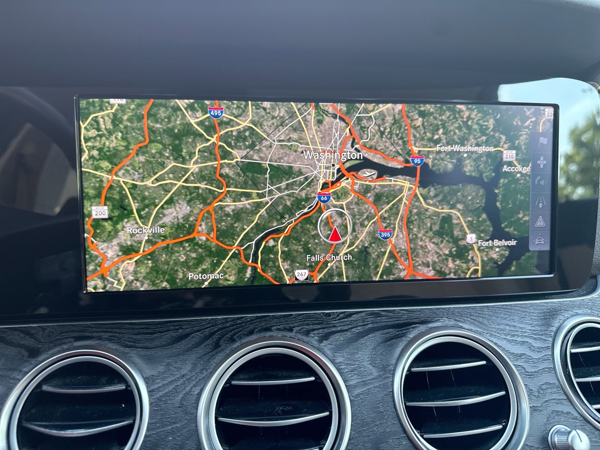 Used 2017 Mercedes-Benz E 300 4MATIC image 20