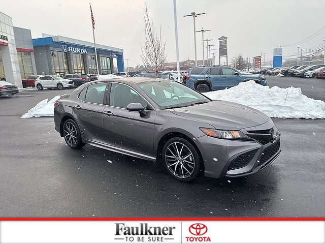 Certified 2024 Toyota Camry SE image 3