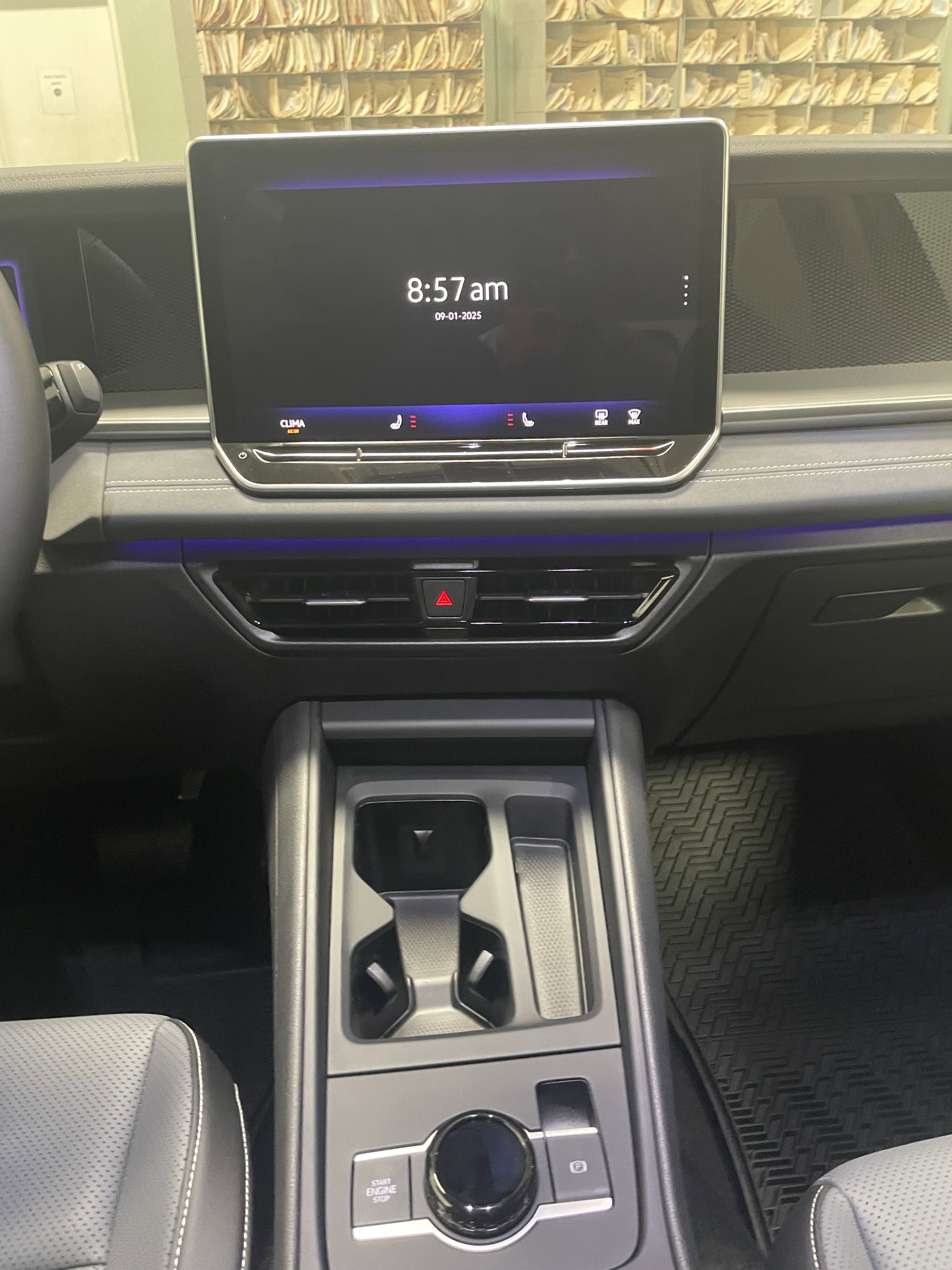 New 2025 Volkswagen Tiguan SE image 14