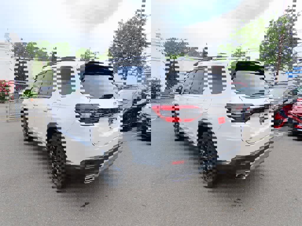 New 2025 Honda Pilot Touring image 4