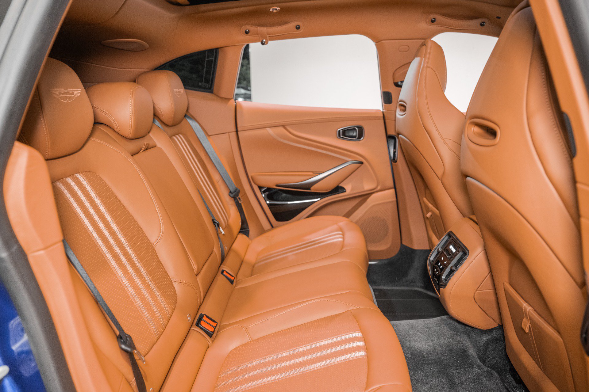 New 2026 Aston Martin DBX 707 AWD/4WD image 16