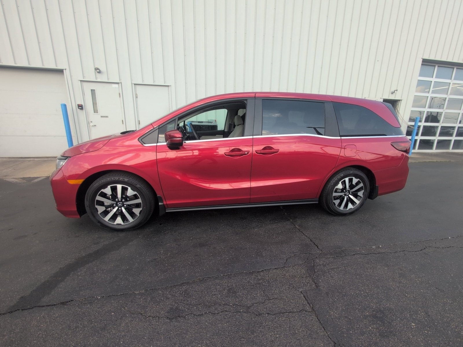Used 2025 Honda Odyssey EX-L image 5