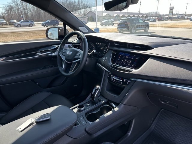Used 2026 Cadillac XT5 Premium Luxury w/ Driver Assist Package image 9