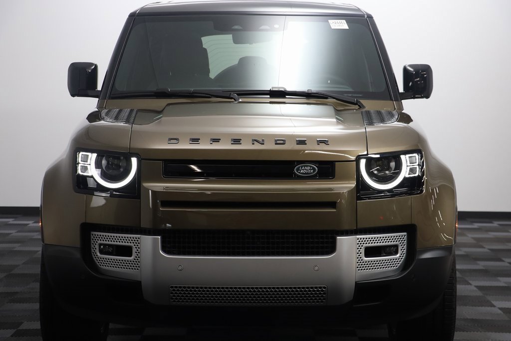 New 2024 Land Rover Defender 110 SE image 22