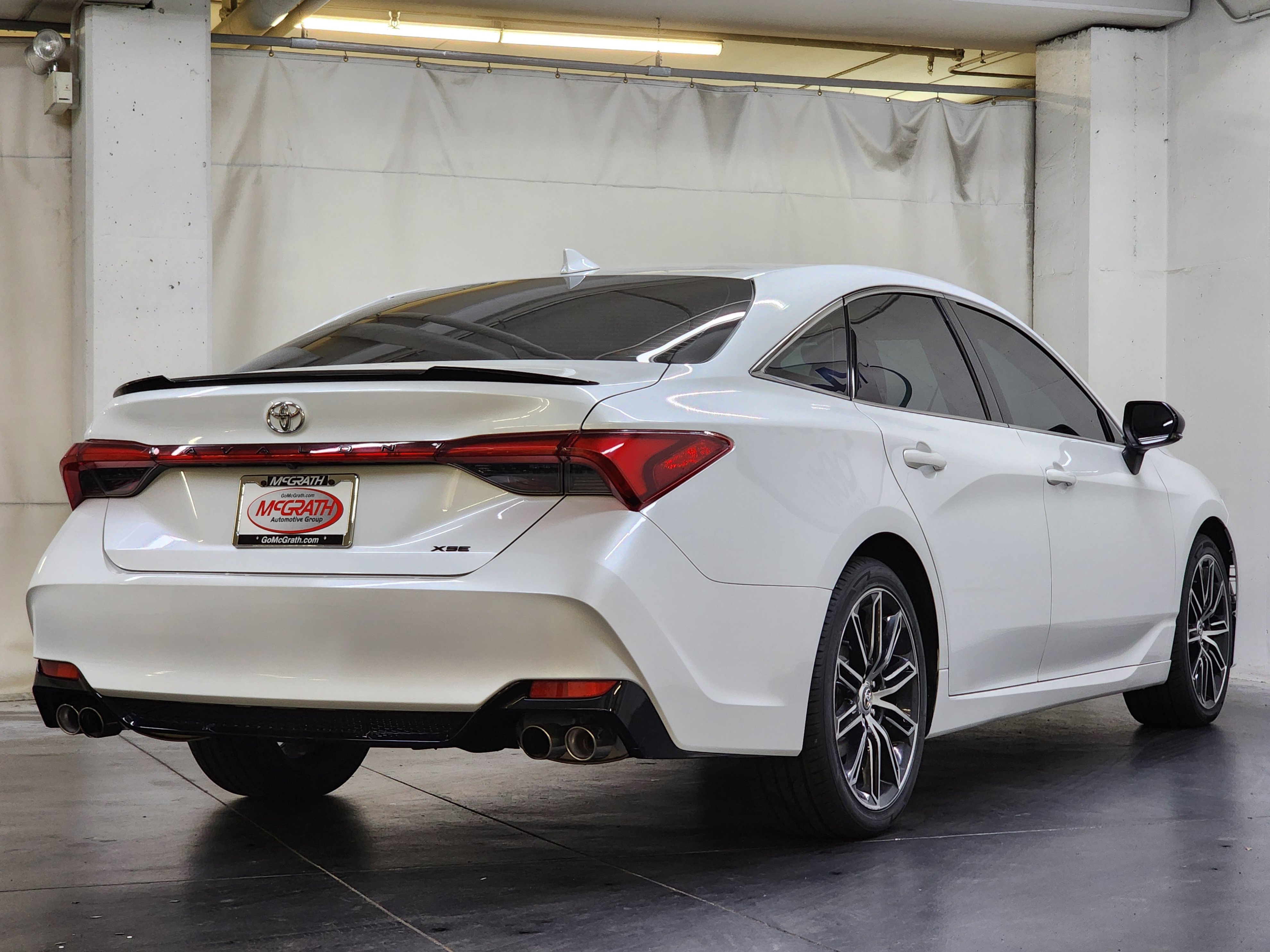 Used 2019 Toyota Avalon XSE w/ All Weather Liner Package FWD image 5