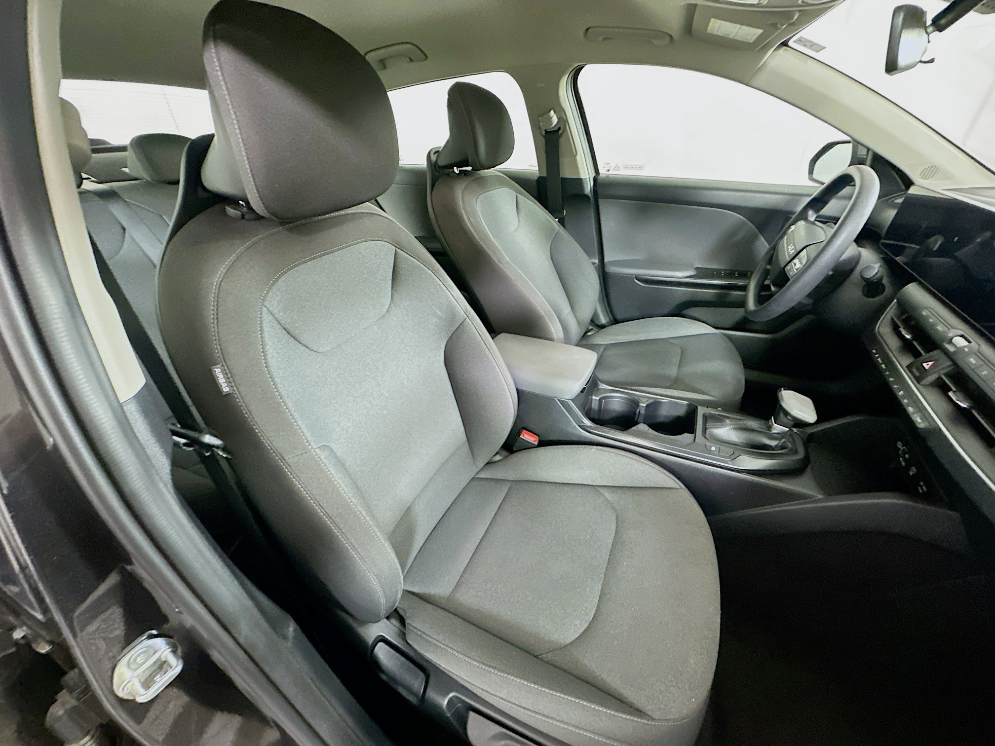Used 2025 Kia K4 LXS FWD image 30