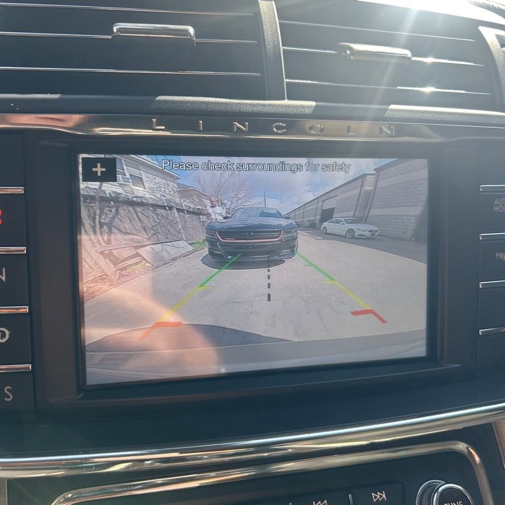 Used 2017 Lincoln Continental Select w/ Climate Package image 10