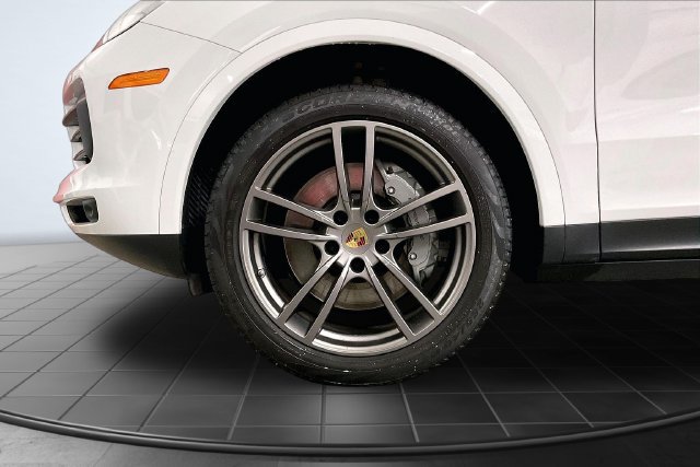 Used 2023 Porsche Cayenne S Platinum AWD/4WD image 9