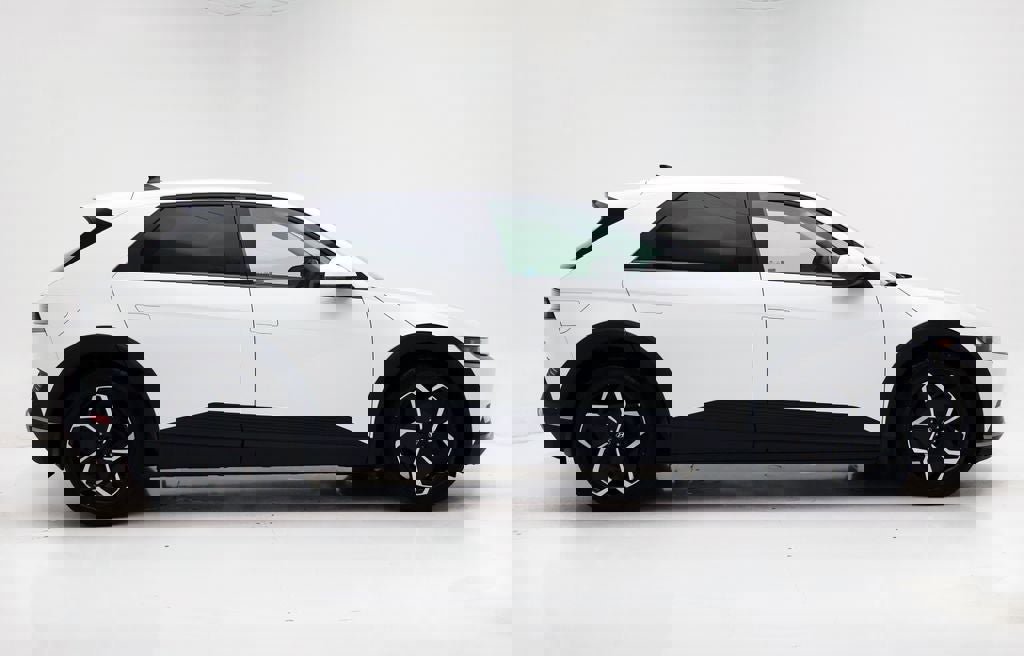 Used 2023 Hyundai Ioniq 5 SEL image 3