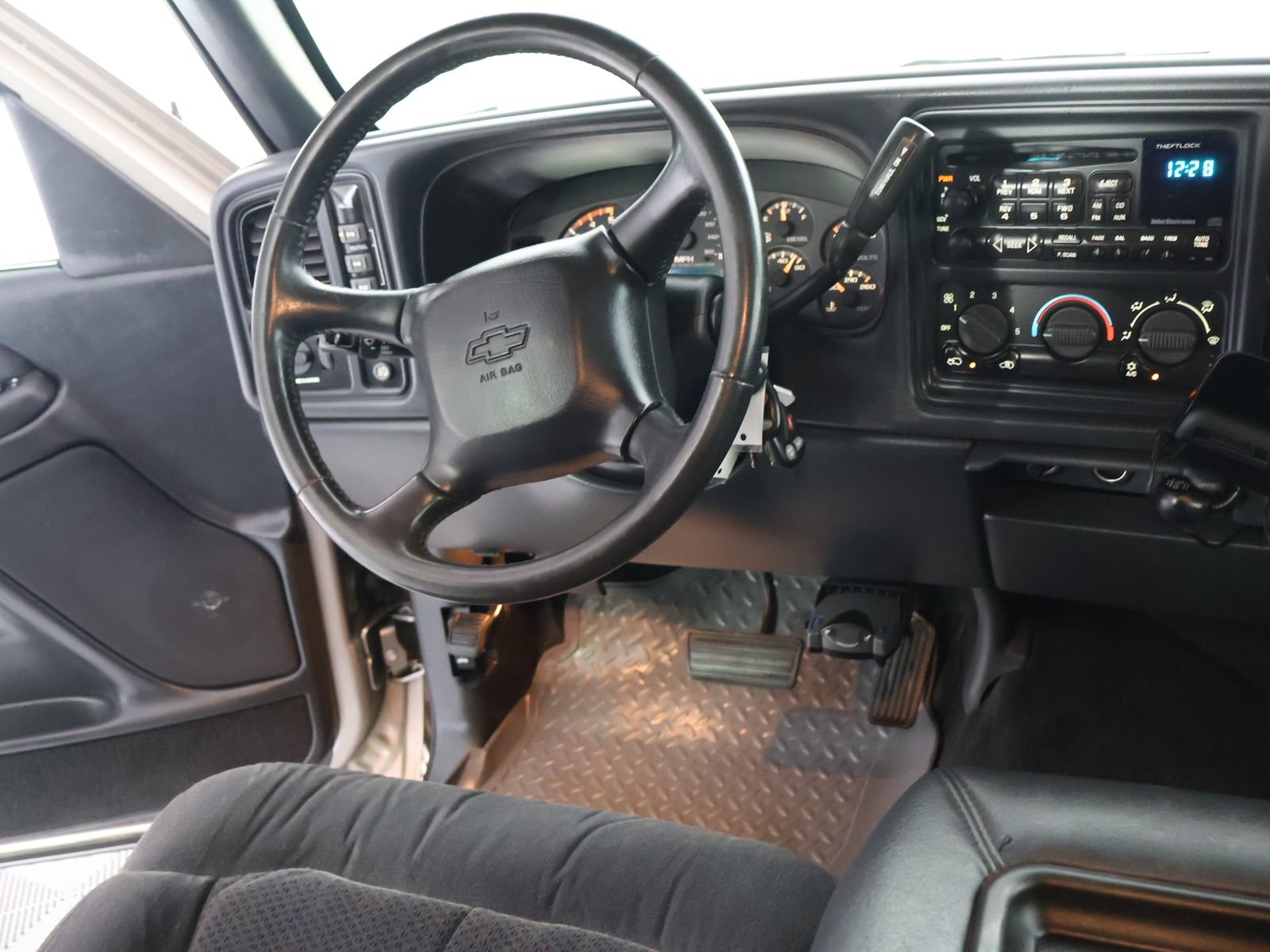 Used 2002 Chevrolet Silverado 2500 LS w/ Electrical Convenience Pkg AWD/4WD image 24