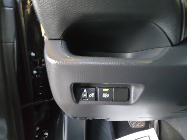 Used 2025 Toyota RAV4 XLE AWD/4WD image 26